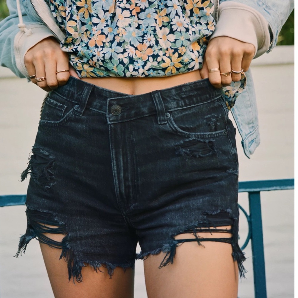 AE Crossover Denim Destroyed Shorts Preowned Vintage Black with Fringe 2 26